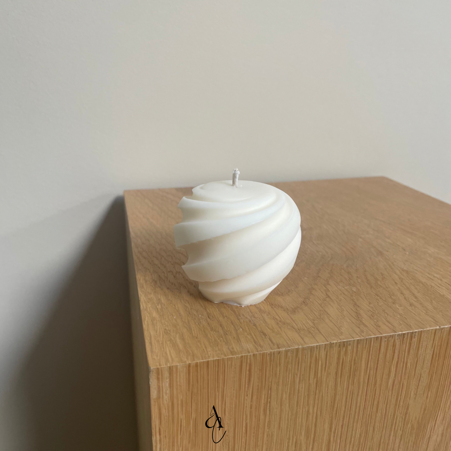 Oliva S Candle