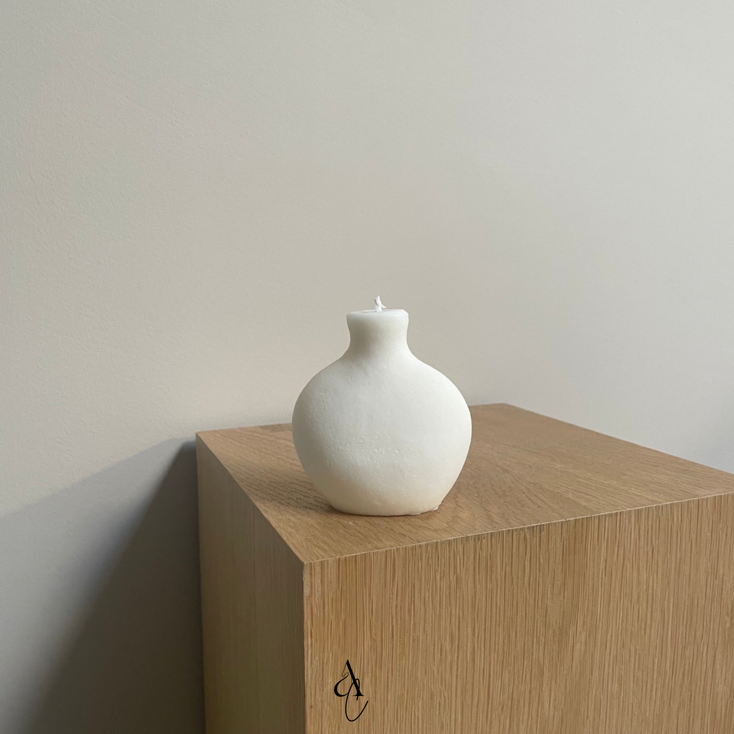 Vana Candle