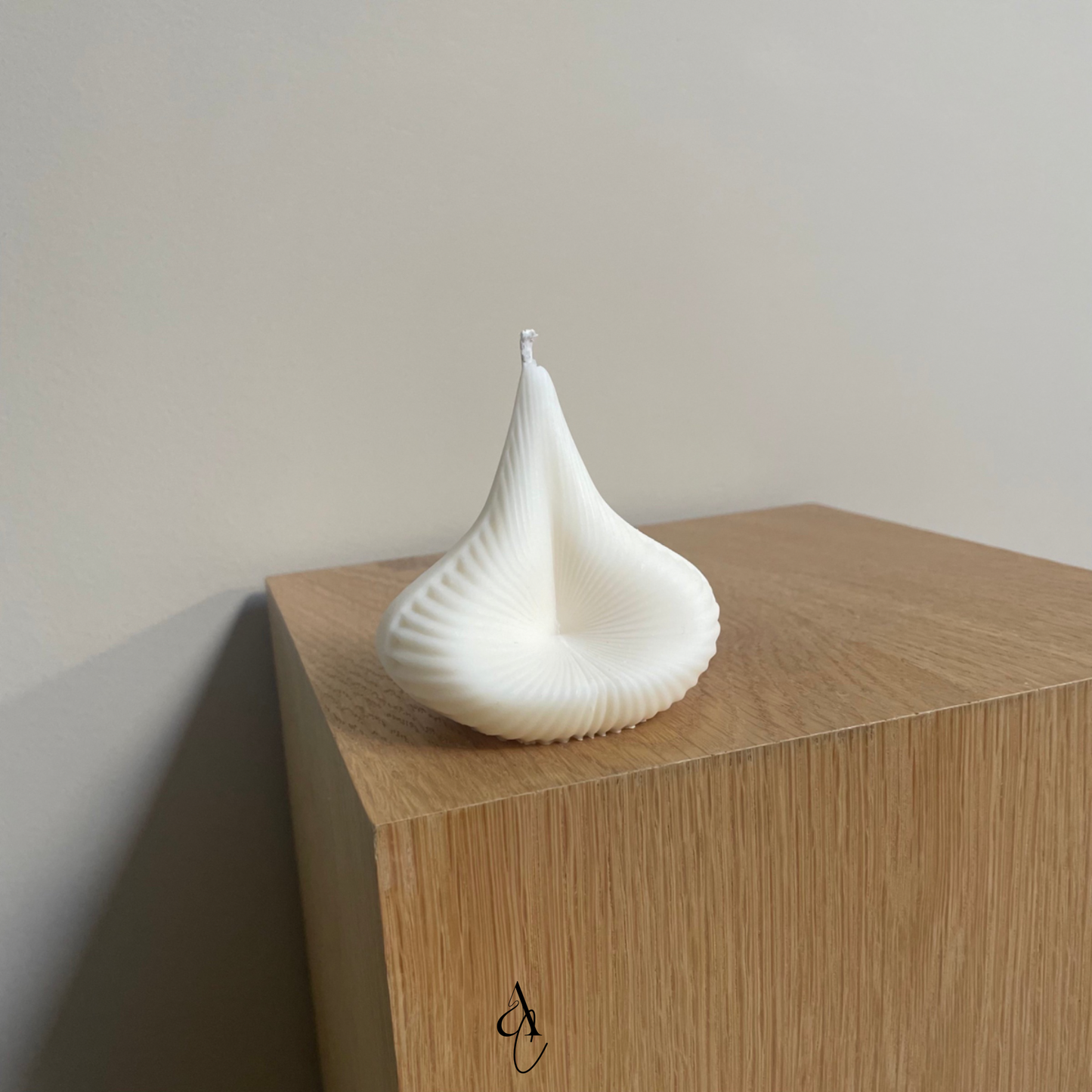 Amalia Candle