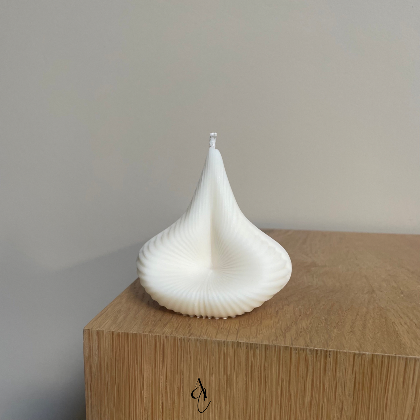 Amalia Candle
