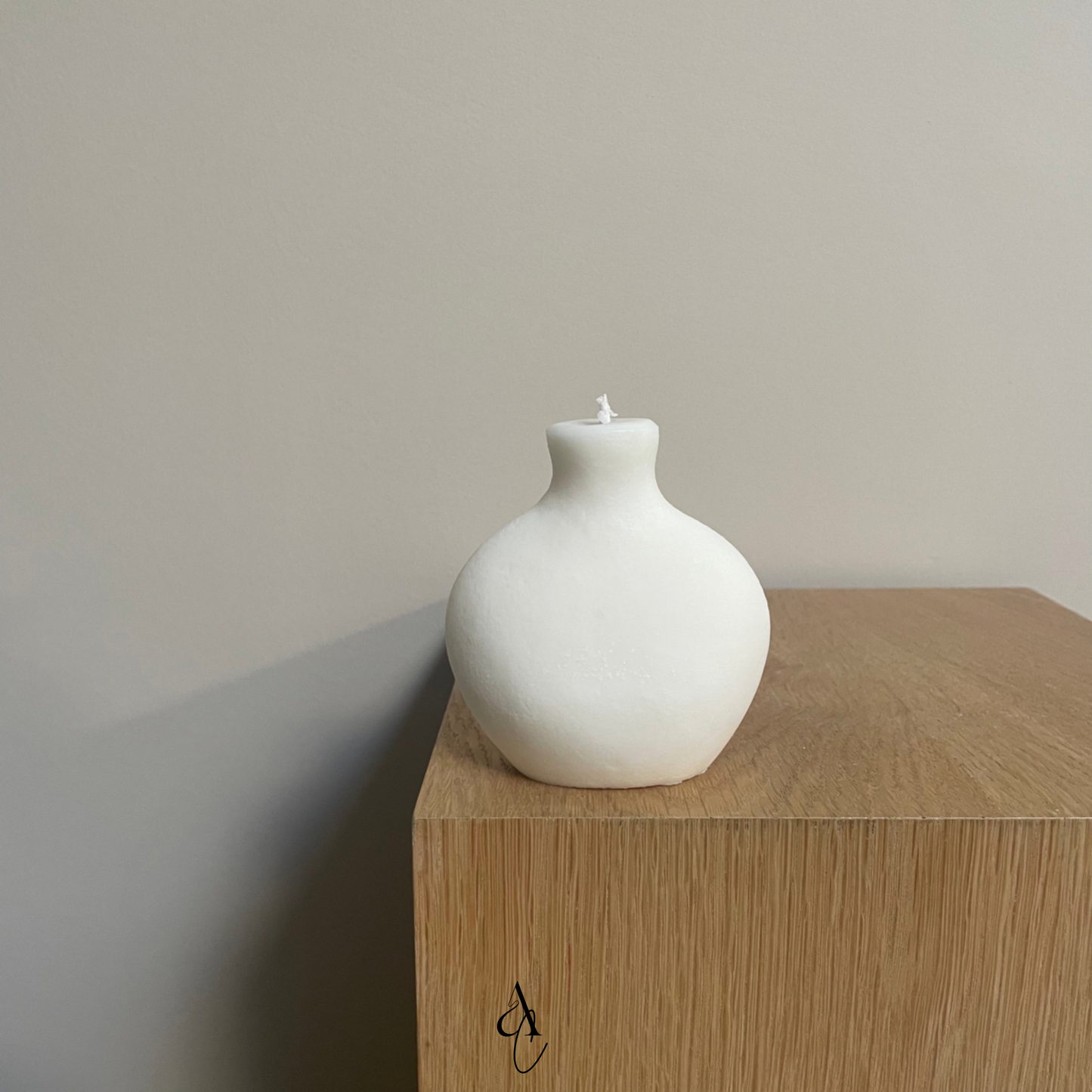 Vana Candle