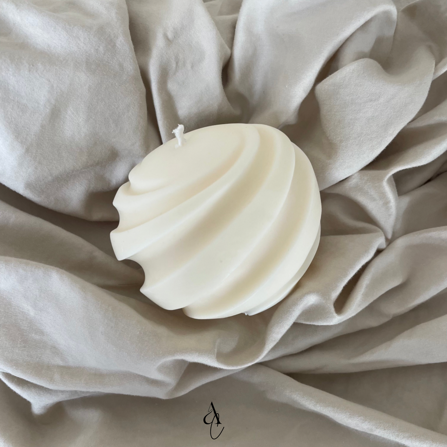 Oliva M Candle