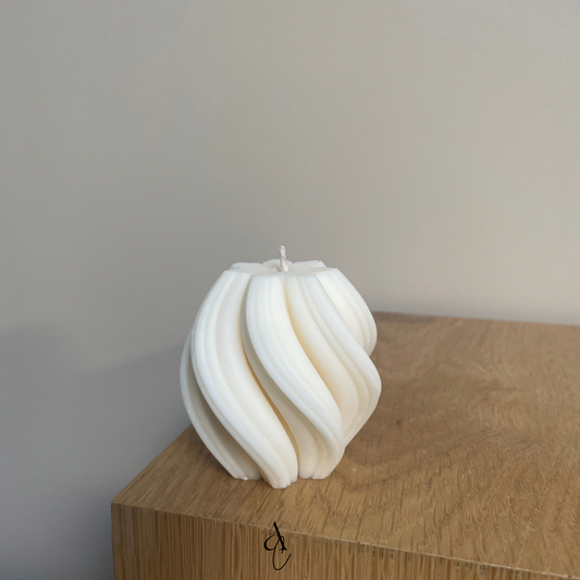 Maë S Candle