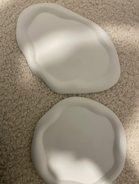 Minimalist tray