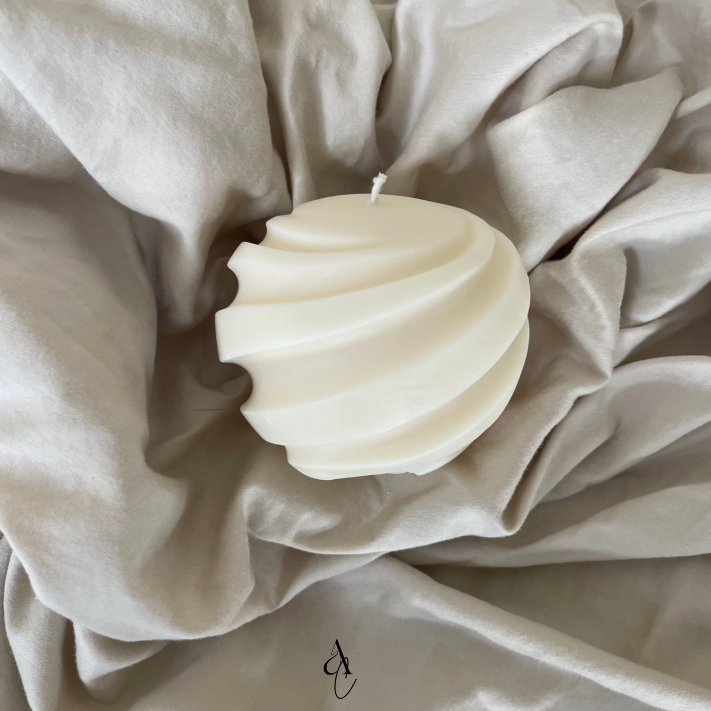 Oliva M Candle