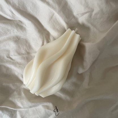 Pia Candle